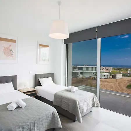 Villa Exclusive 4 Bed With Majestic Sea Views 1686 *