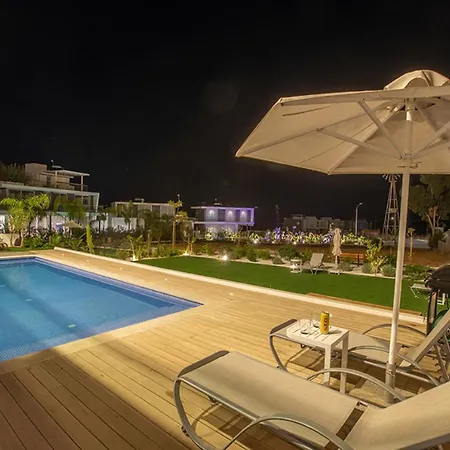 Villa Exclusive 4 Bed With Majestic Sea Views 1686