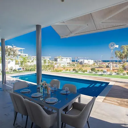 Exclusive 4 Bed With Majestic Sea Views 1686