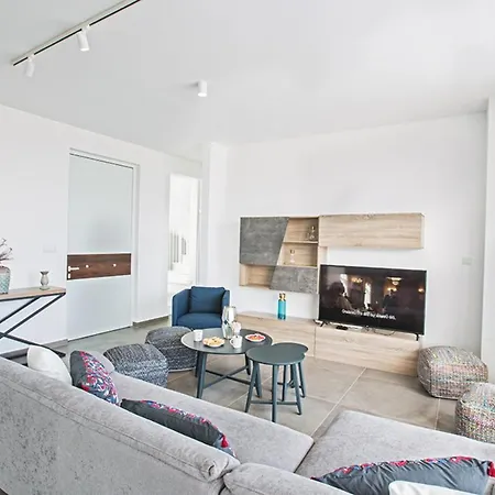 Exclusive 4 Bed With Majestic Sea Views 1686 Willa Protaras